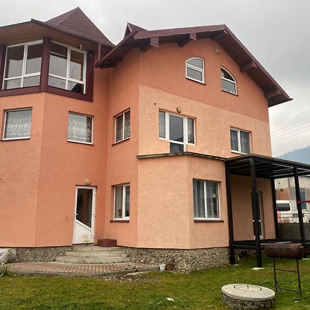 Apartamento Domashnya Oselya Verkhovyna Exterior foto